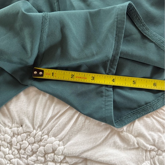 Lululemon Mid Rise Speed Short - Picture 8 of 8